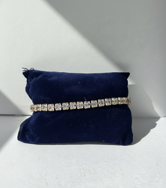 single chain stone bracelet with rose gold base