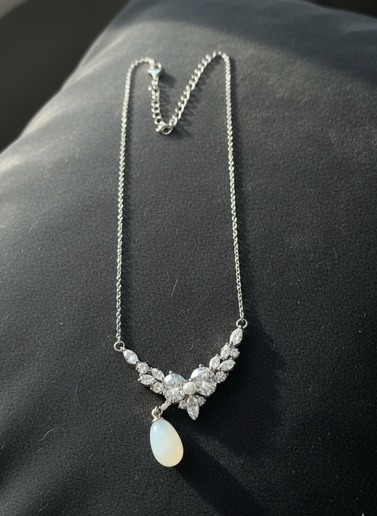 stone base anti tarnish pendant