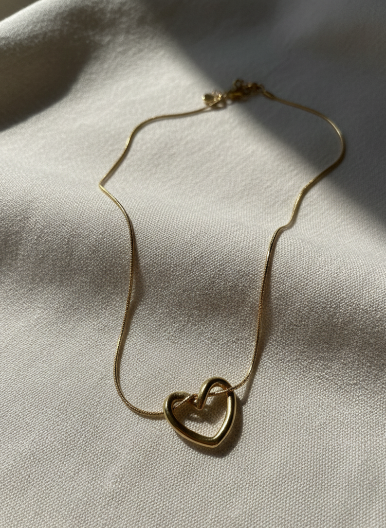 anti tarnish heart pendant